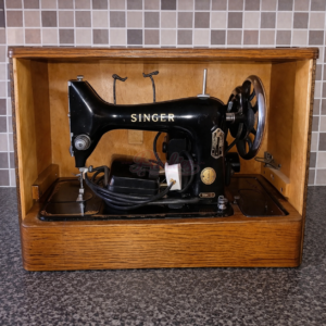 Singer - Antique