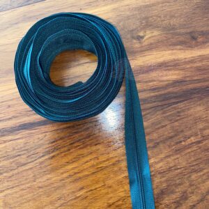 Dark green zip tape, 2.5cm wide x 7m